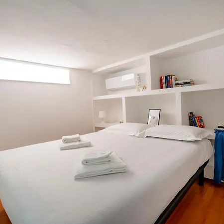 Apartment Guesthost - Nina - Your Comfort In The Heart Of Bari