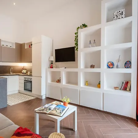 Apartman Guesthost - Nina - Your Comfort In The Heart Of Bari