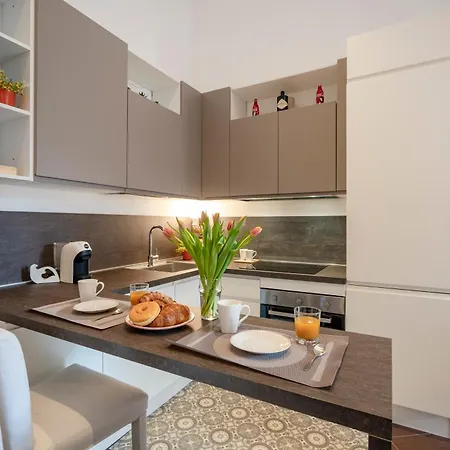 Guesthost - Nina - Your Comfort In The Heart Of Apartamento Bari