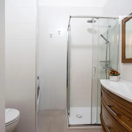 Apartman Guesthost - Nina - Your Comfort In The Heart Of