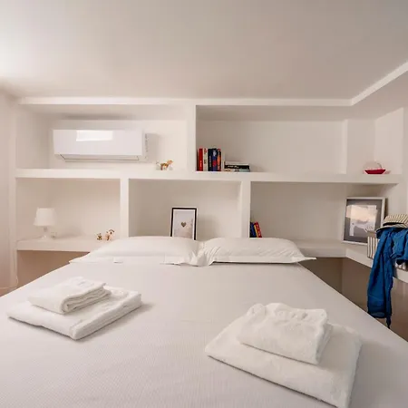 Apartamento Guesthost - Nina - Your Comfort In The Heart Of Bari